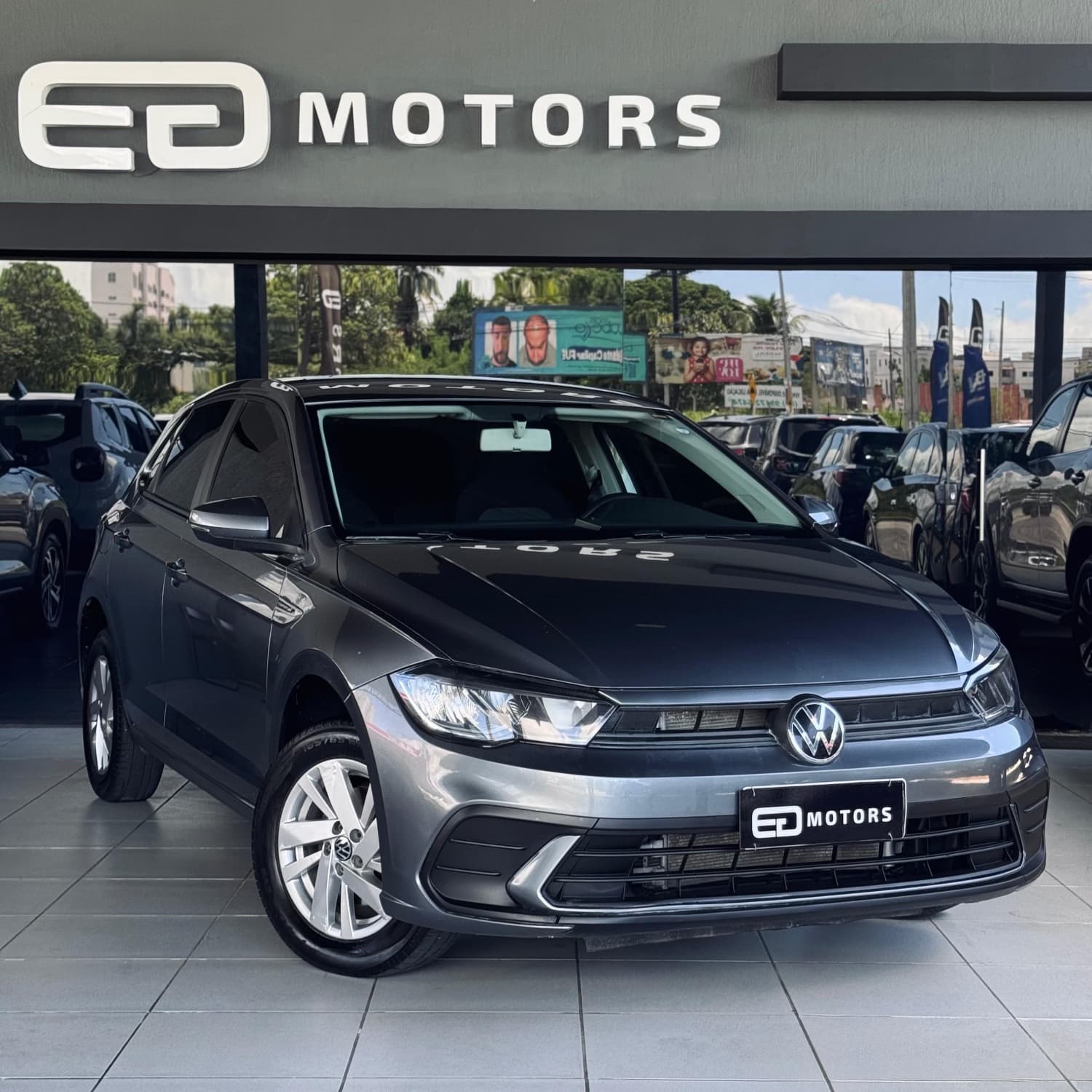 Volkswagen POLO CONFORTLINE — foto 1