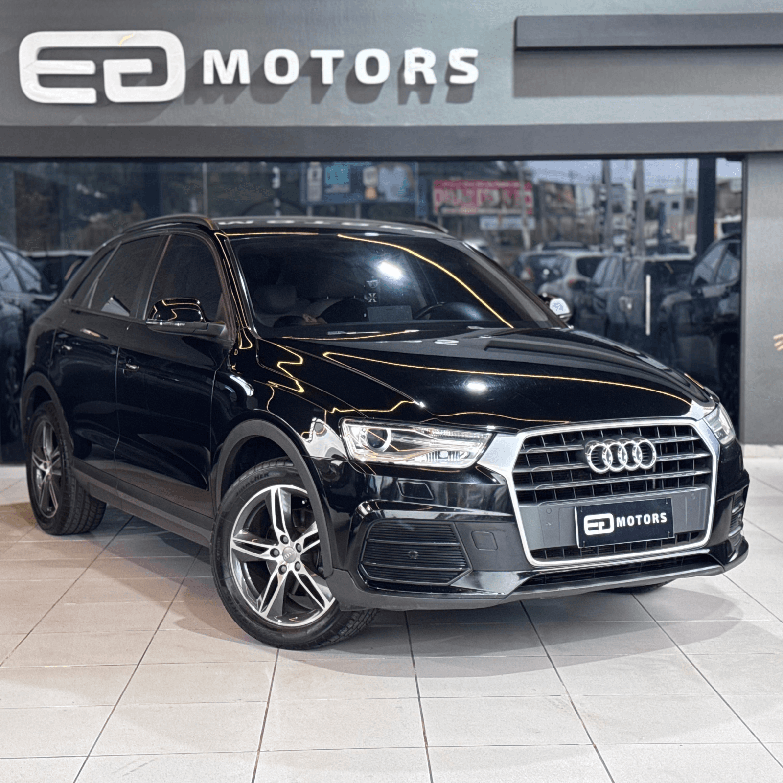 Audi Q3 TFSI S-TRONIC — foto 1